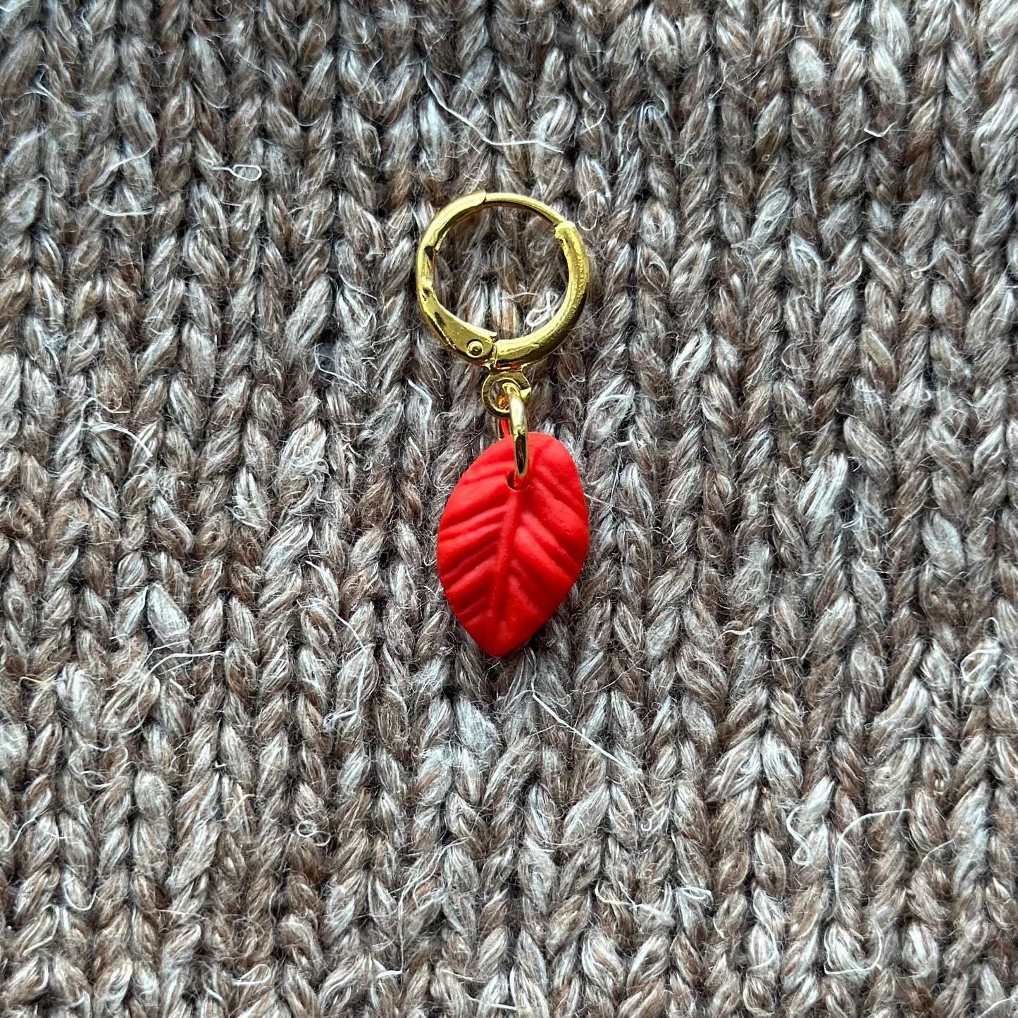 Feathered Leaf Accent